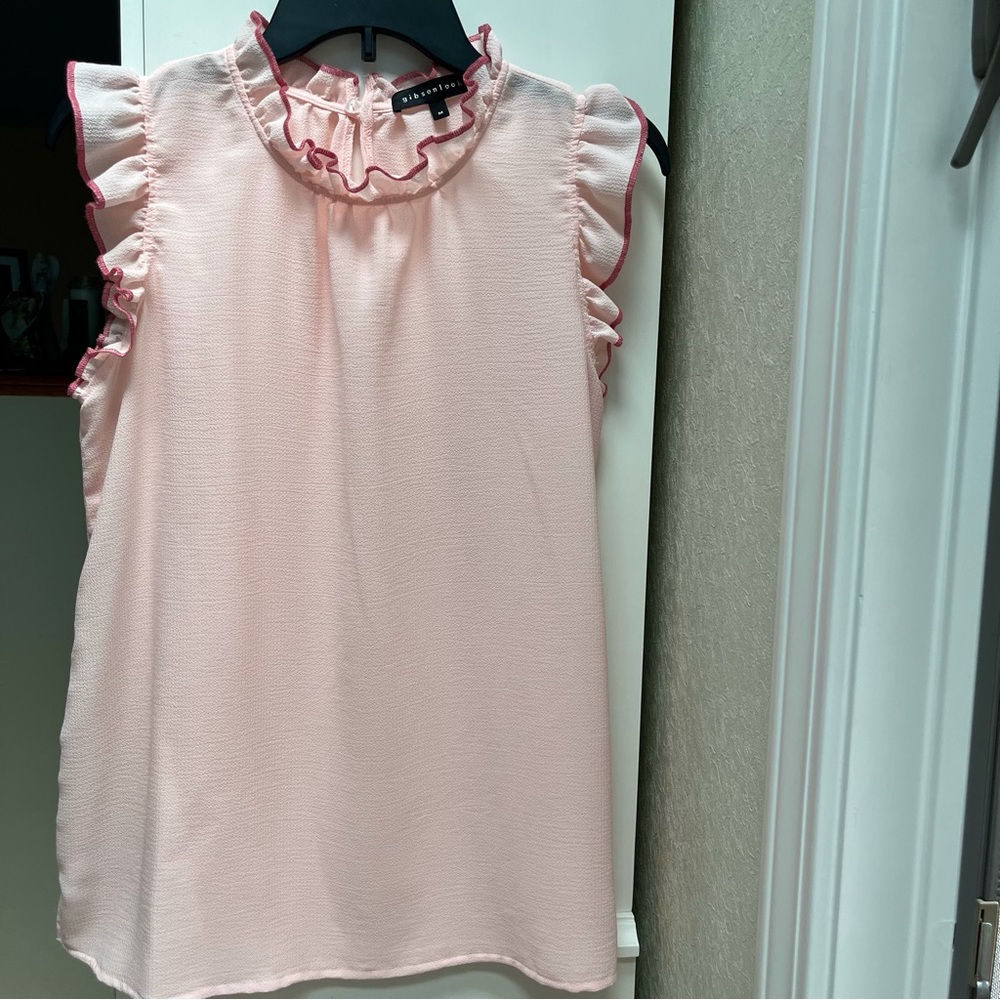 Gibson Look Pink Crepe Ruffled Top - Size M - NWOT